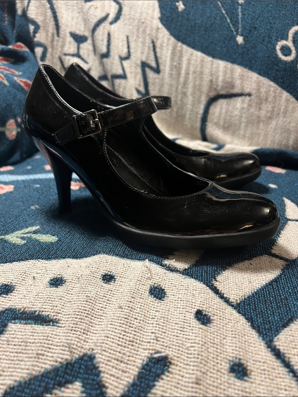 Kenneth Cole Black Patent Mary Jane Heels size 8.5